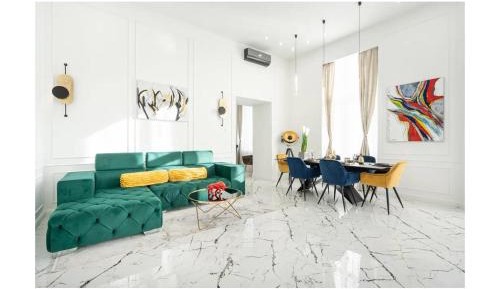 Four-Bedroom Deluxe Apartment