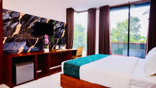 Double Room with Pool View