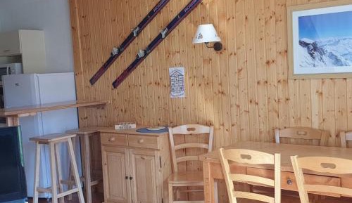 Chalet (6 Adults)