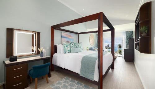 Harmony Concierge JR Suite Club Level Ocean View – Adults Only 