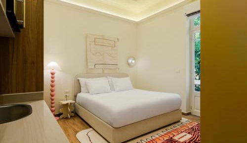 Studio Apartment with King Bed