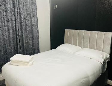 Triple Room with Shared Bathroom