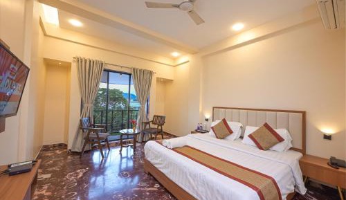 Double Room with Pool View