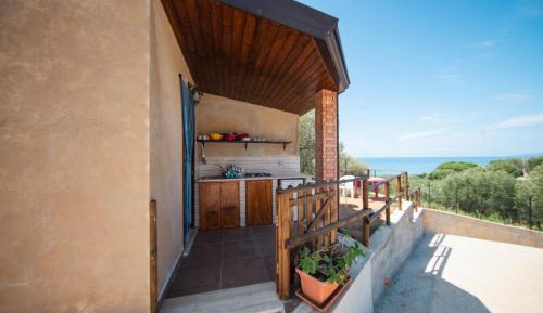 One-Bedroom Apartment with Sea View