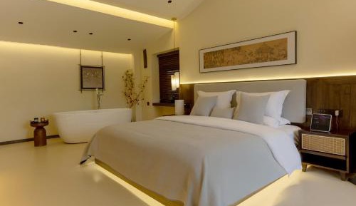 Standard Queen Room