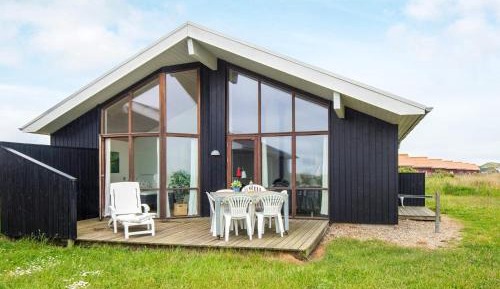 Four-Bedroom Holiday Home