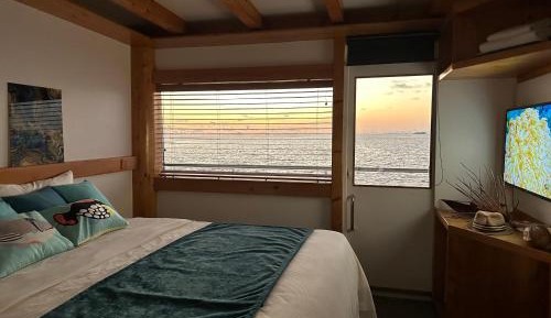 Deluxe Double Room with Balcony and Sea View