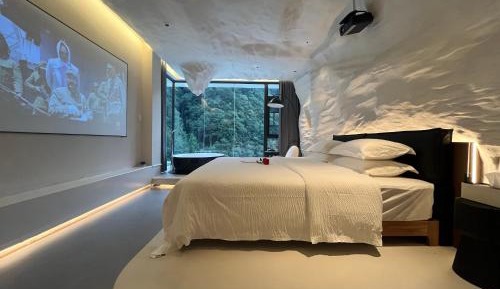 King Room with Mountain View