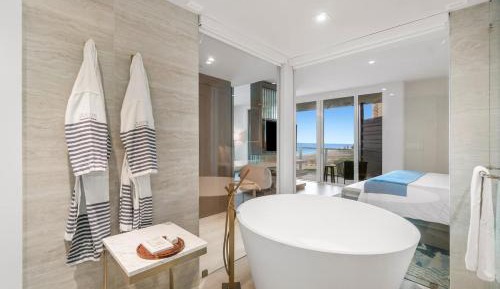 Amrit Penthouse Wellness Residence 