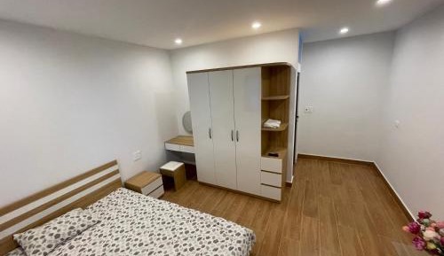 One-Bedroom Apartment with Garden