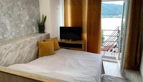 Double Room with Lake View