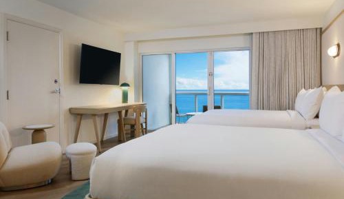 Queen Room with Two Queen Beds, Balcony and Ocean View - Hearing Accessible