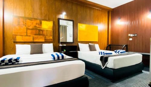 Deluxe Family Room