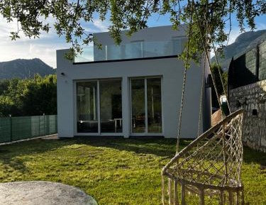 Villa with Garden View