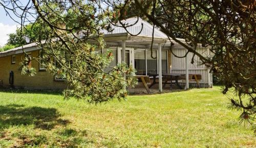One-Bedroom Holiday Home