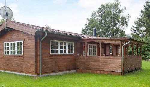 Three-Bedroom Holiday Home 