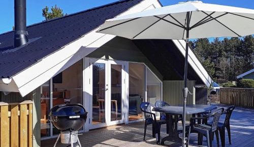 Three-Bedroom Holiday Home 