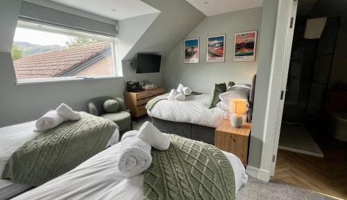 Quadruple Room with Private Bathroom
