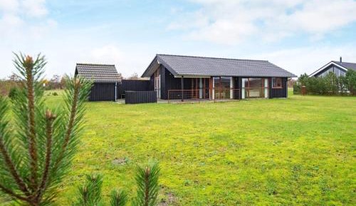 Three-Bedroom Holiday Home 