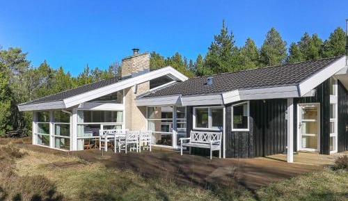 Three-Bedroom Holiday Home 