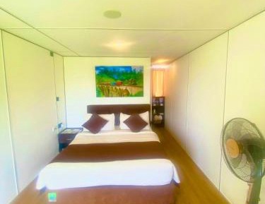 Suite with Mountain View