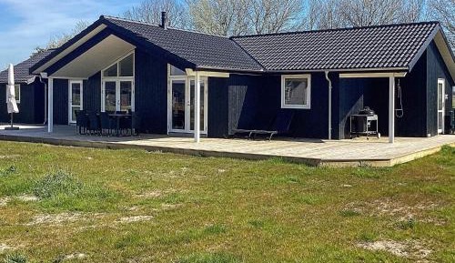 Four-Bedroom Holiday Home
