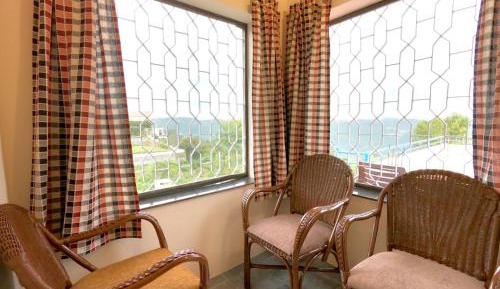 Family Room with Mountain View