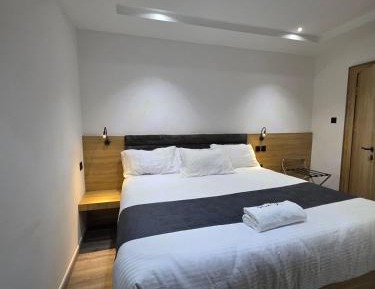 Classic One-Bedroom Apartment with King Bed