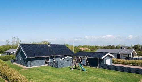 Four-Bedroom Holiday Home