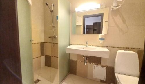 Twin Room with Shower