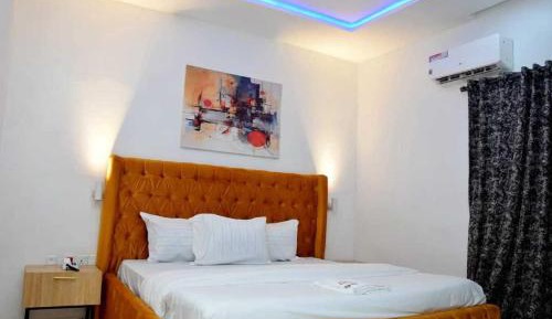 Room #1367628202