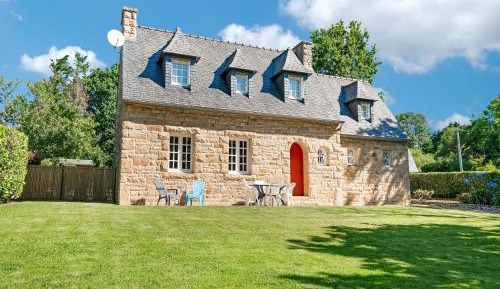 Three-Bedroom Holiday Home 