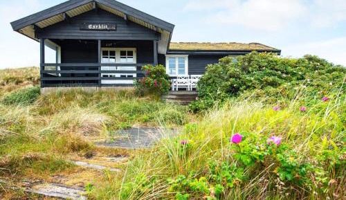 Three-Bedroom Holiday Home 