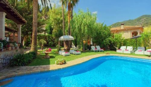 Four-Bedroom Holiday Home