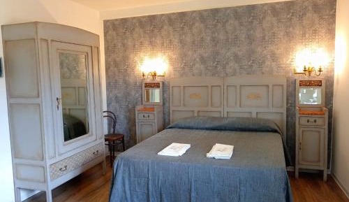 Room #1438696502