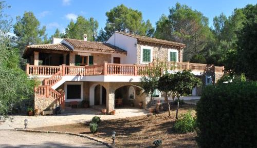 Six-Bedroom Holiday Home