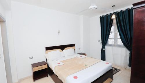 Queen Room with Garden View