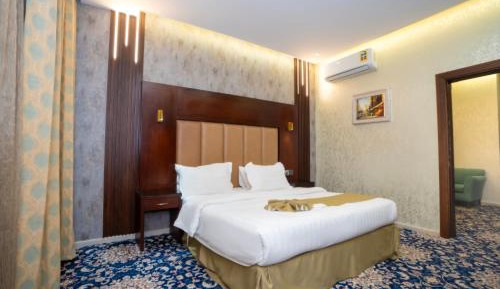 Deluxe King Suite