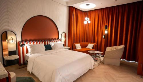 Premium King Suite with Balcony and Inland View