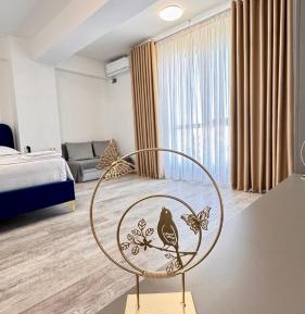 One-Bedroom Apartment with City View