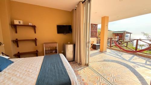 Double Room with Balcony and Sea View