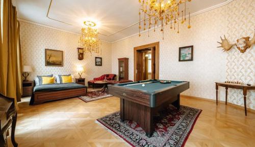 Three-Bedroom Deluxe Apartment