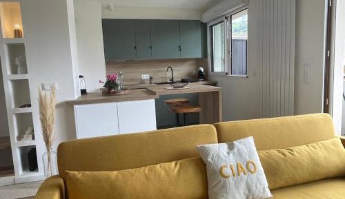 Studio Apartment with Queen Bed