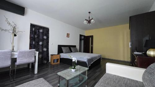 One-Bedroom Apartment with Balcony