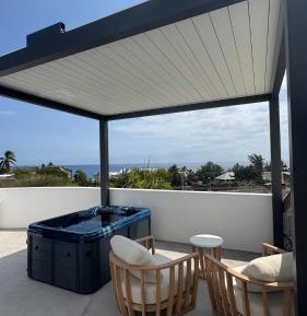 Suite with Hot Tub