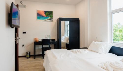 Standard Twin Room with Sea View