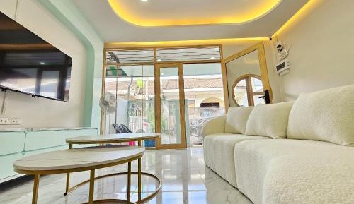 Deluxe Apartment