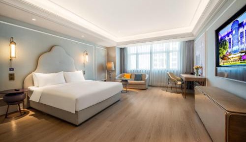Deluxe King Room