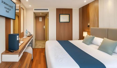 Single Room with Private Bathroom