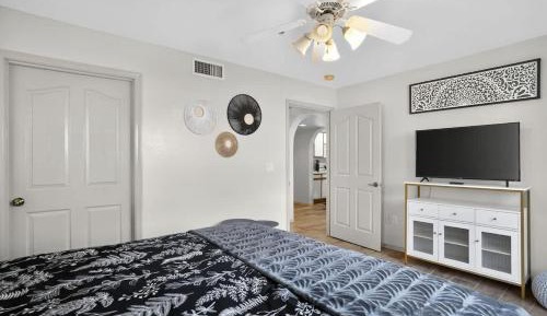 Classic One-Bedroom Apartment with King Bed